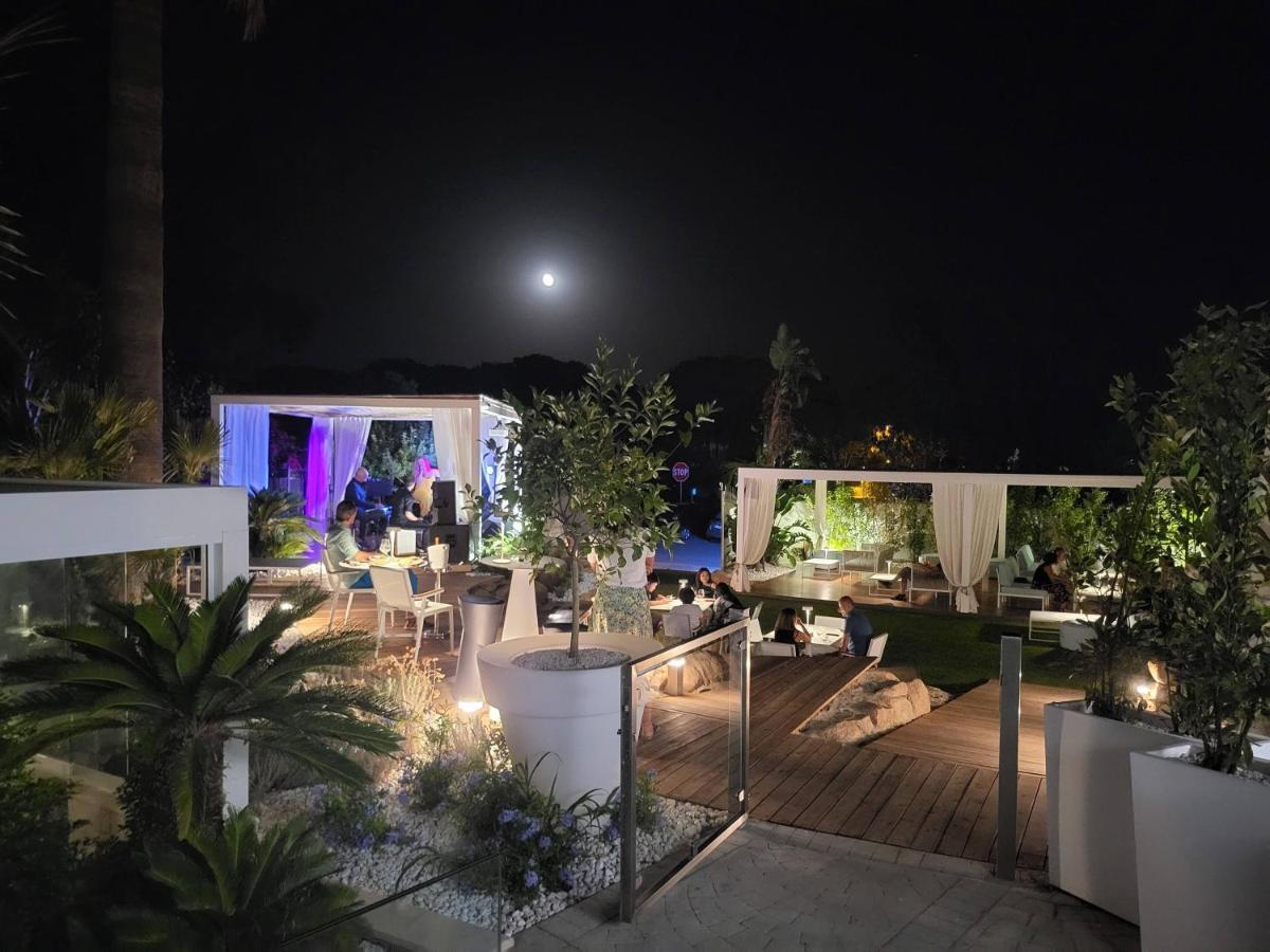 ホテル Oasi Blu Sardinia サンタ・マルゲリータ・ディ・プーラ エクステリア 写真